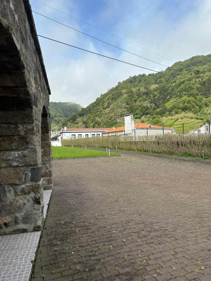 Villa Casa Do Moinho Faial da Terra Esterno foto